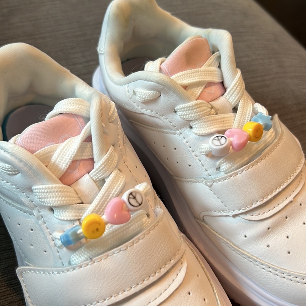 Justice - Picture 3 of 9